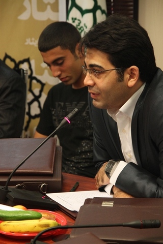 http://s2.picofile.com/file/7118298167/farzad92.jpg