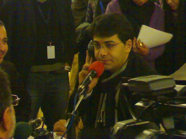 http://s2.picofile.com/file/7118311391/image_C30B_4B63E420.jpg