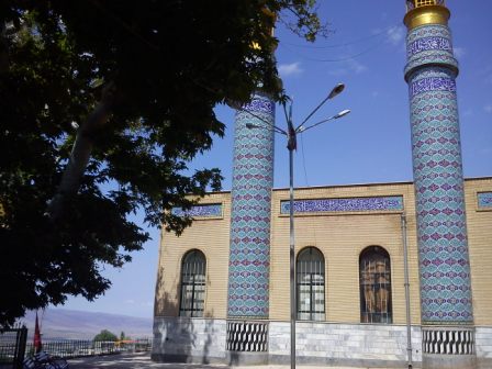 روستای زاویه و درختان پیر چنار 