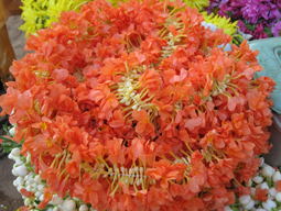 رشته های گل برای مراسم سنتی در هندوستان 