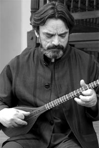 http://s2.picofile.com/file/7131234187/alizadeh2.jpg