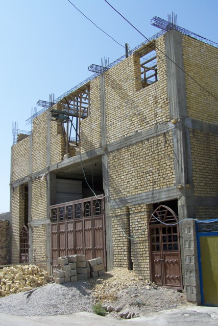 ساختمان در حال احداث حسینیه