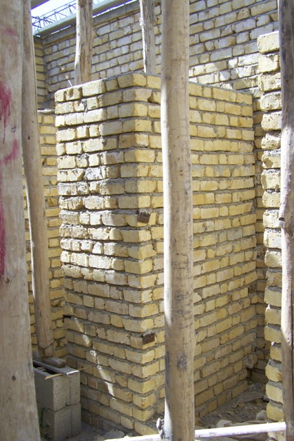 ساختمان در حال احداث حسینیه