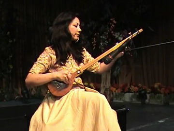 http://s2.picofile.com/file/7132305913/Setar.jpg