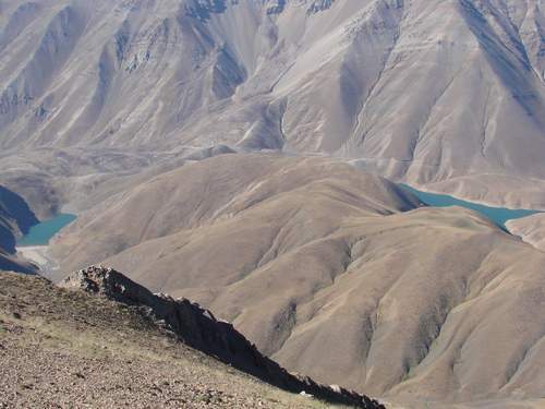 درياچه هاي تار و هوير از فراز قله دوبرار (عكس از احمد قاسمپور)