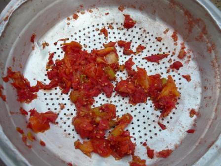 صاف کردن گوجه ها