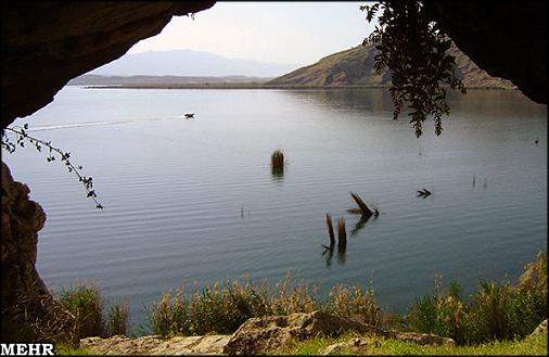 نمایی از دریاچه در سالهای پرآبی