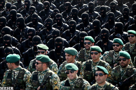 مراسم رژه نیروهای مسلح ایران در آغاز هفته دفاع مقدس