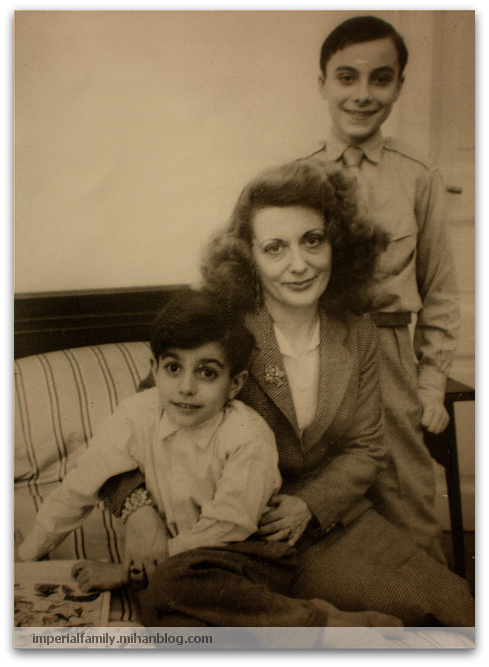 عکس شاهزاده پاتریک پهلوی بهمراه مادر و برادر