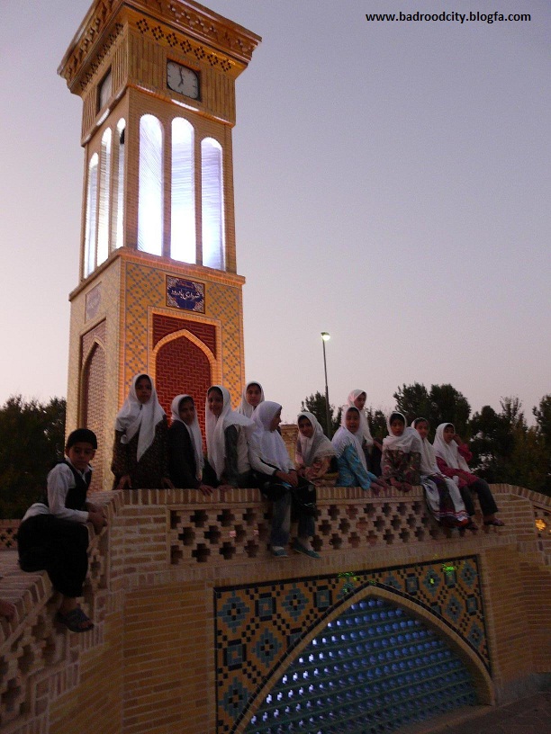 http://s2.picofile.com/file/7164155264/47_www_badroodcity_blogfa_com.jpg