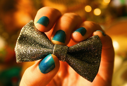 bow_cute_fashion_lights_nails_Favim_com_125473.jpg