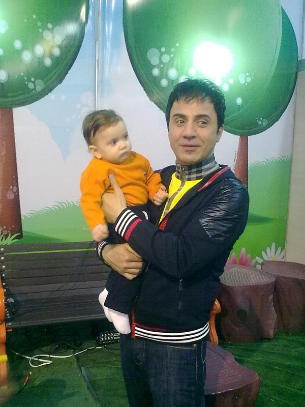 http://s2.picofile.com/file/7183617525/raha.jpg