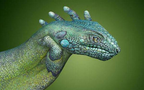نقـاشی های زیبـا و دیـدنی بر روی دست انسان