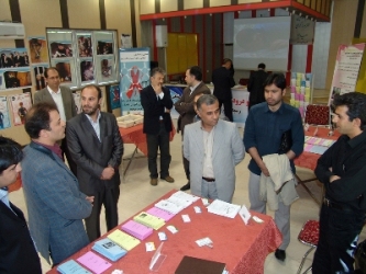 دکتر رمضانی در محل برگزاری نمایشگاه