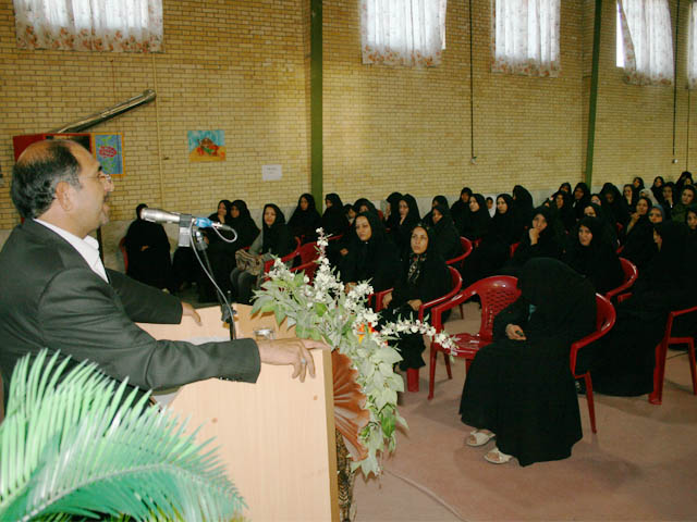 http://s2.picofile.com/file/7212060749/3.jpg