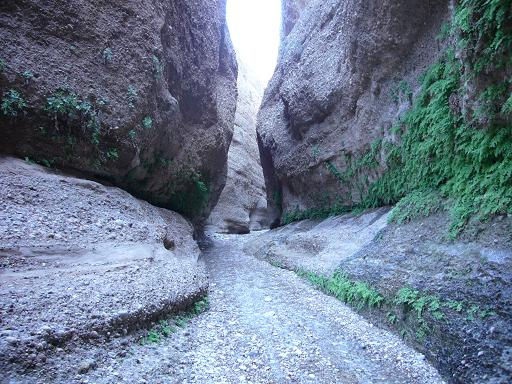 داخل دالان – در مسير غار زينهگان