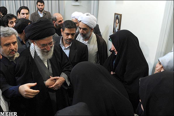 رهبری و دانشجویان