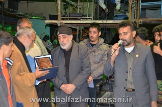 اهدا لوح یادبود سوگواره به گروه تعزیه اقلید
