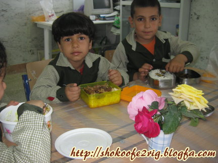 ناهار در مدرسه