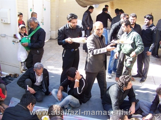 سفره نذری ظهر اربعین منزل حاج محسن رحمانی