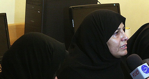 مادر شهید احمدی روشن