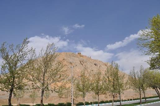 نمای جنوبی کوه آتشگاه اصفهان