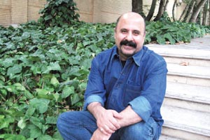 مراسم رونمایی کتاب شعر «اندیشه» با حضور استاد سهیل محمودی مراسم رونمایی کتاب شعر «اندیشه» با حضور استاد سهیل محمودی