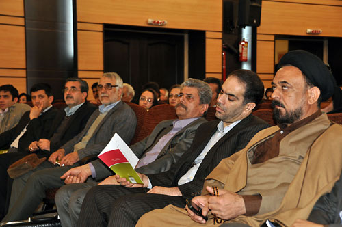 رونمایی کتاب بررسی شعر دهه 80 اندیشه