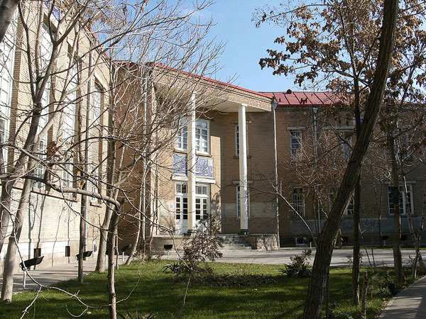http://s2.picofile.com/file/7344321612/Daneshsara.jpg