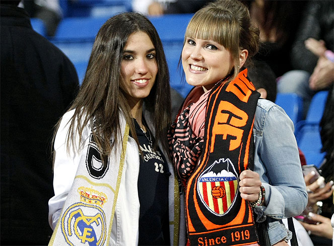 http://s2.picofile.com/file/7349827090/Real_Madrid_Valencia_imagenes.jpg