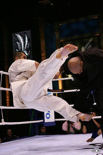 http://s2.picofile.com/file/7353921933/65_kurbanov_vs_big_04_dIchigeki_2004.jpg