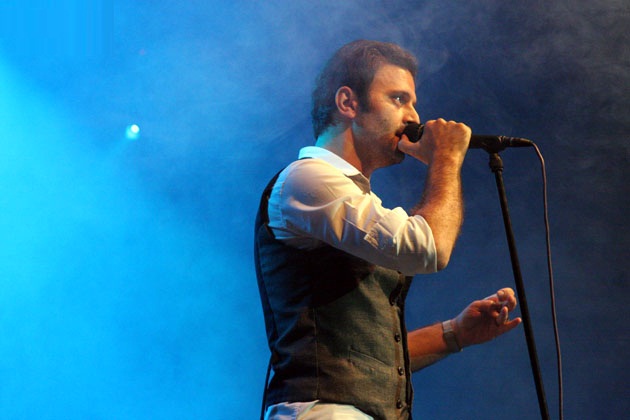 http://s2.picofile.com/file/7598755264/11.jpg