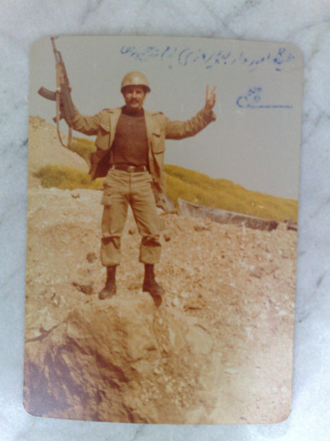 http://s2.picofile.com/file/7637732468/12_11_91_8_.jpg