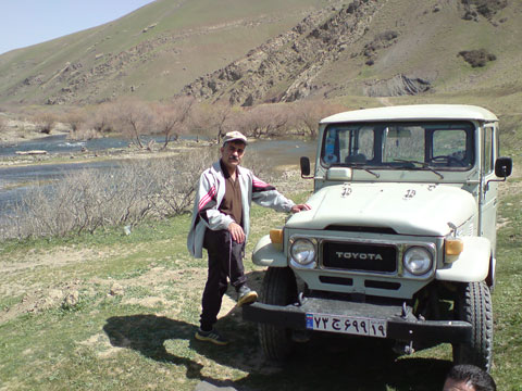http://s2.picofile.com/file/7638444294/13_11_91_9_.jpg