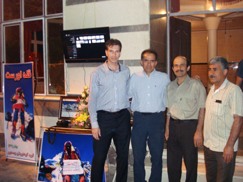 http://s2.picofile.com/file/7649941284/shalai_e.jpg