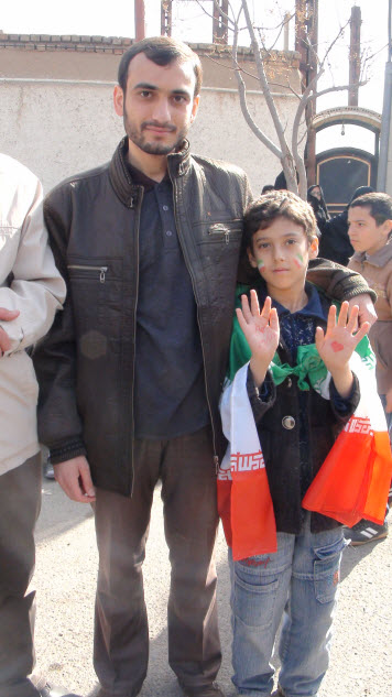 http://s2.picofile.com/file/7652515585/91_11_22.jpg