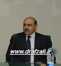 دکتر اشرف در دانشکده کشاورزی
