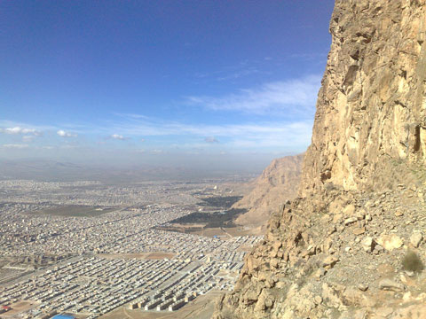 http://s2.picofile.com/file/7663010856/Image1479.jpg