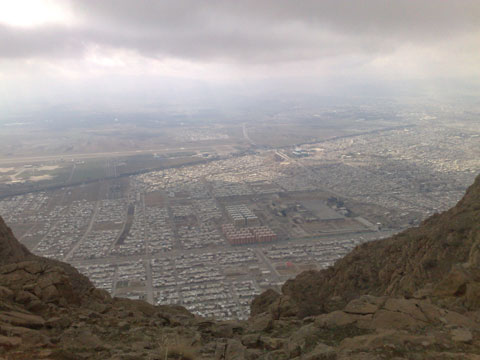 http://s2.picofile.com/file/7666668923/20131203028.jpg