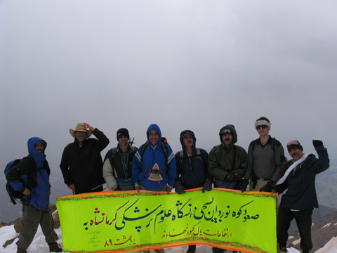 http://s2.picofile.com/file/7672030749/gareen_30_.jpg