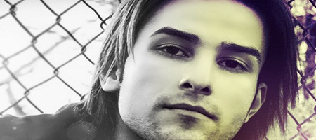 http://s2.picofile.com/file/7683173117/mehdi_ahmadvand.jpg