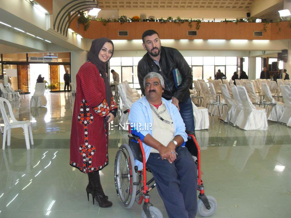 عکس جدید نفیسه روشن و علی انصاریان در دیدار با سالمندان