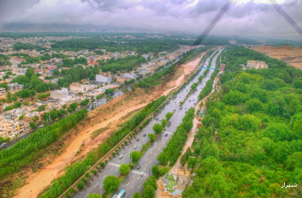 شیراز در یک روز بارانی