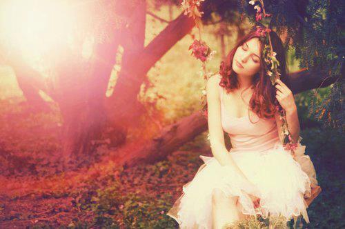 http://s2.picofile.com/file/7712224622/beautiful_alone_but_happy_photos_1_b3717.jpg