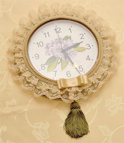 ساعت تزیینی با تور و ربان