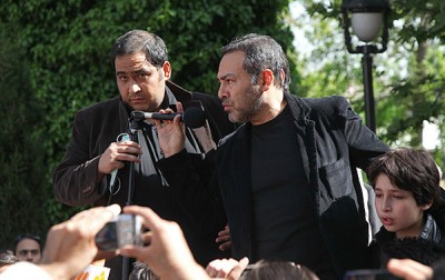 http://s2.picofile.com/file/7717127525/9997_304_400x252.jpg