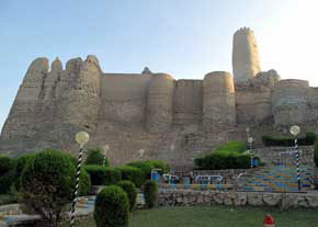 قلعه تاریخی منوجان واقع در جنوب استان کرمان