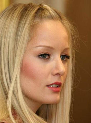 http://s2.picofile.com/file/7826392682/ban_patoghnew_ir_1_.jpg