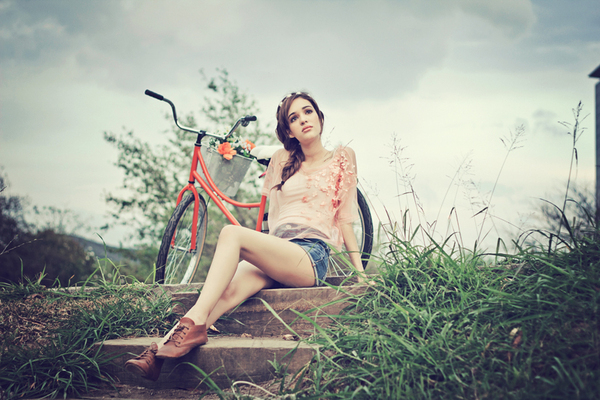http://s2.picofile.com/file/7898391391/bike19.jpg