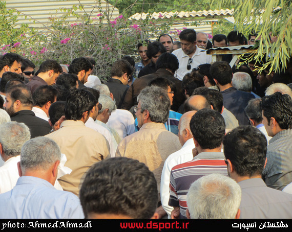 گزارش تصویری:مراسم تشعیع پیکر کوهنورد برازجانی-عکس:احمد احمدی
